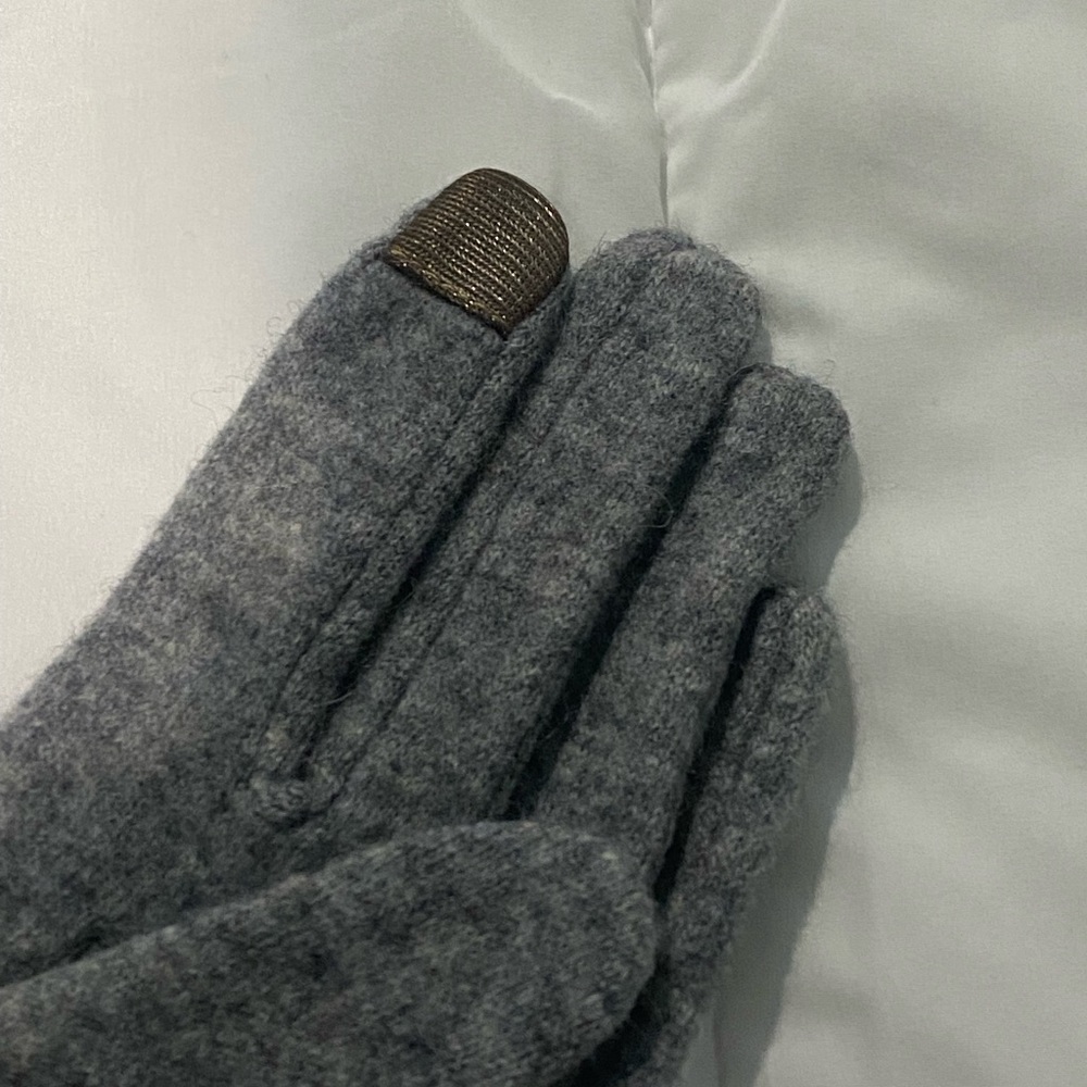 Gloves - Picture 5 of 5